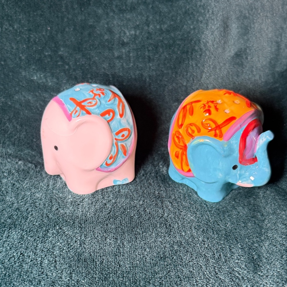 Set of 2 Ceramic Elephant Salt & Pepper Shakers - Pink & Blue